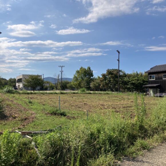 売地【かぶと山小学校近くの広々住宅用地】久美浜町浦明。